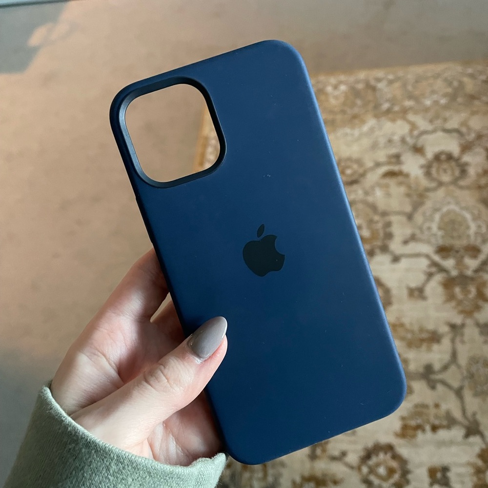 Apple iPhone 12/12 Pro Navy Silicone case